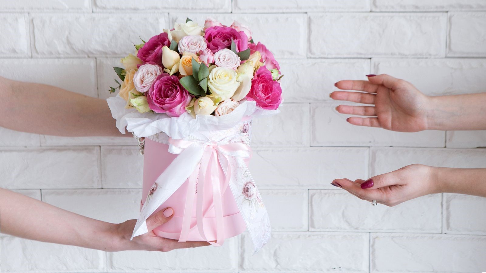 Send Flowers to Loved Ones with the Right Selection for the Occasion
