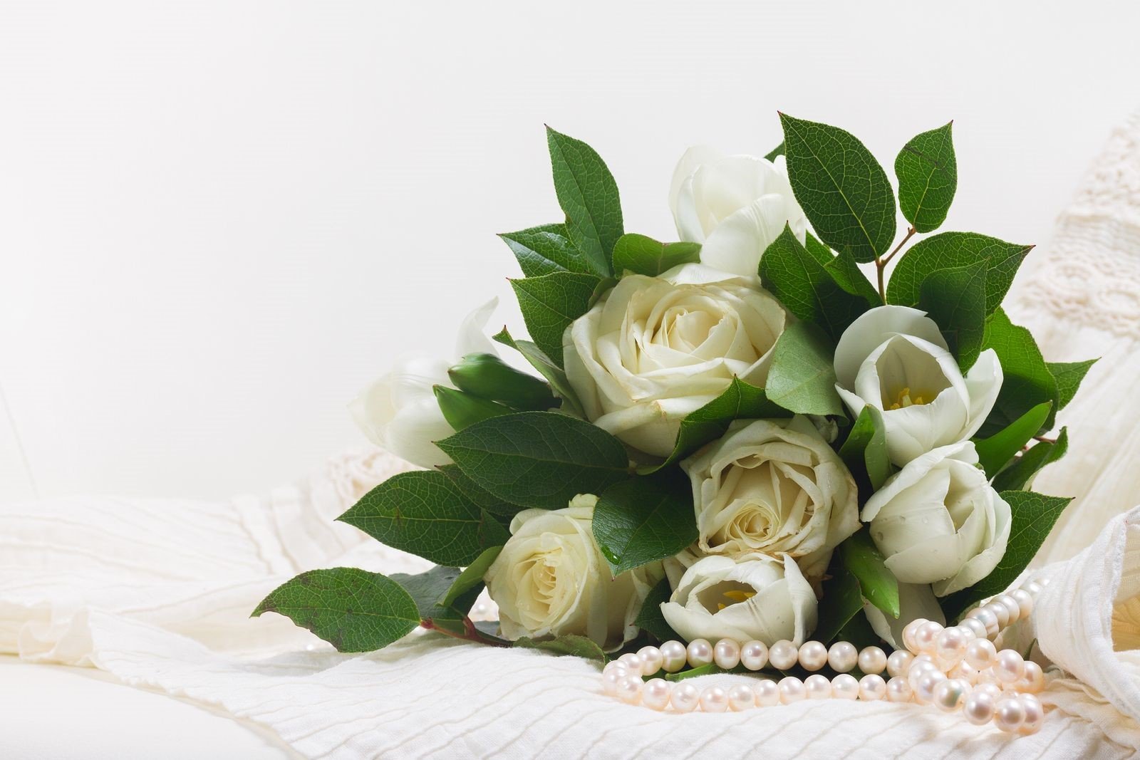 Here Are the Flowers That a Wedding Florist Would Absolutely Recommend