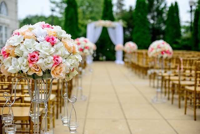A Wedding Florist Can Choose the Most Beautiful Flowers for Your Wedding