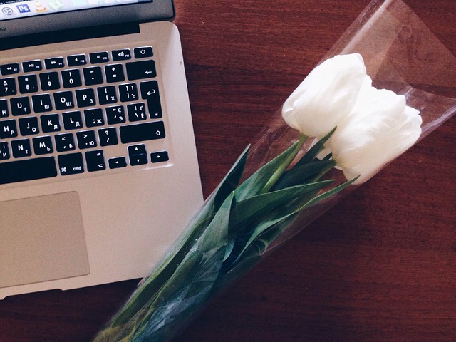 Trust an Online Flower Shop to Make a Delivery for a Special Message