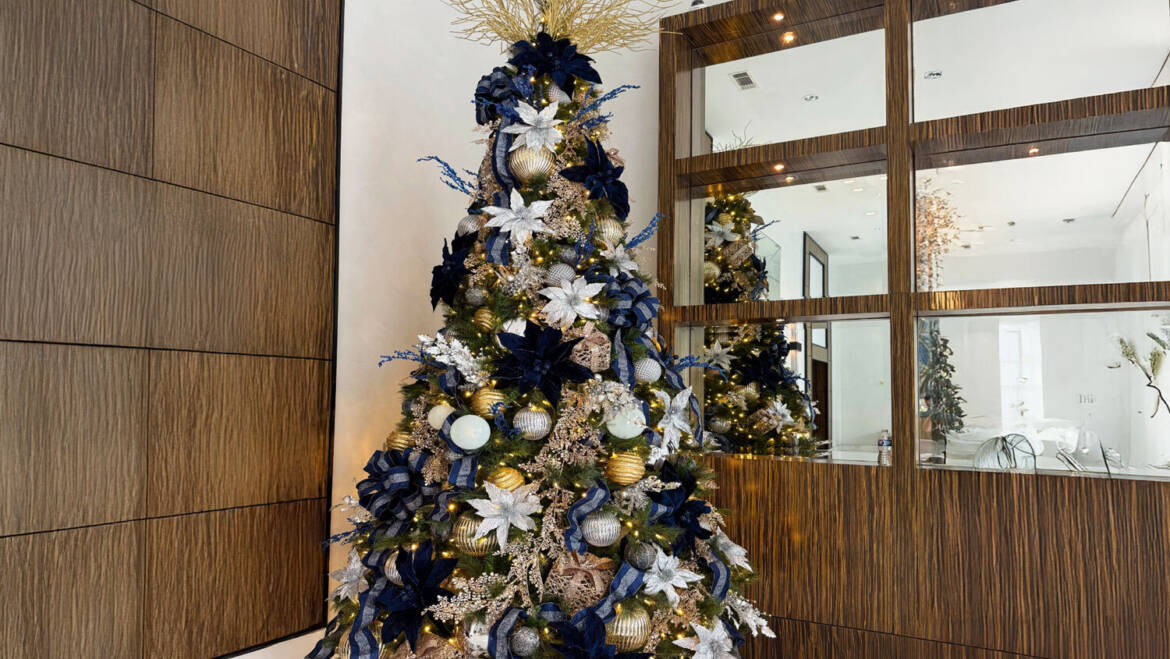 Luxury Holiday Decor: Transforming Your Interior with Lush Garlands, Elegant Mantelpieces, and Premium Holiday Accents
